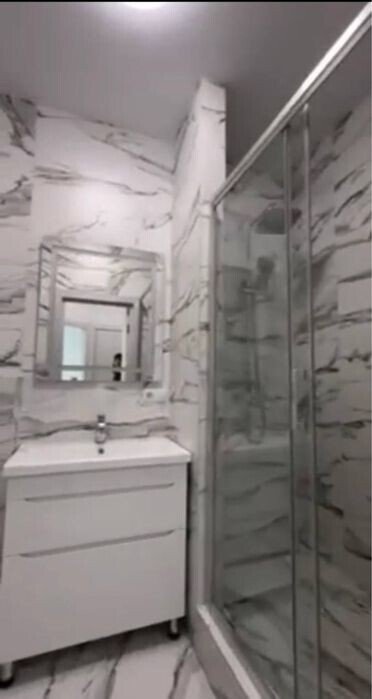 KADORR City Краснова ⚡ 68 Жемчужина, квартира с новым ремонтом, кухня и техника / генератор / паркинг — фото 2