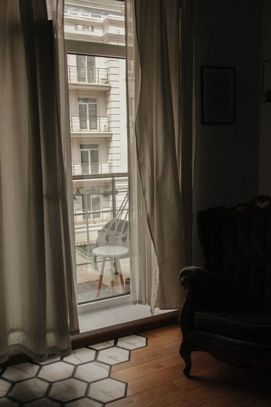 28 Жемчужина KADORR ⚡ студия 45 м², 2/5 этаж, авторский ремонт, генератор, паркинг, море 5 минут — фото 12