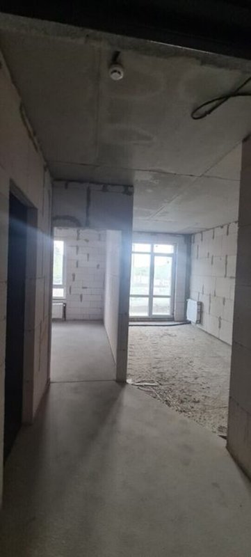 Слободка, ЖК Акварель-7: готовая 1к квартира 37.2 м² в сданном малоэтажном доме. Улица Слободская: лот 37.2 м² с застекленной лоджией и видом на частный сектор. — фото 4