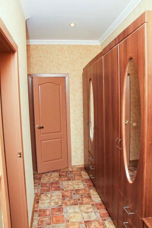 Вузовский район, 1к квартира 45 м², полная комплектация мебелью и техникой, теплый дом, тихая локация. — фото 2