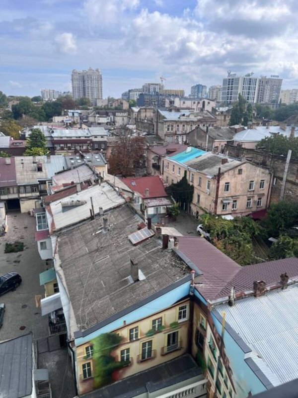 Центр, ЖК «Гимназист», студия 40 м2, свободная планировка, вид на театр Музкомедии, ГАЗИФИЦИРОВАННЫЙ ДОМ — фото 1