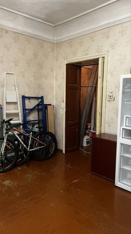 Центр, 2-комнатная квартира с просторными комнатами, индивидуальное газовое отопление, жилое состояние — фото 3