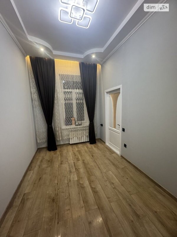 Центр Большая Арнаутская квартира 50 м²: 3 комнаты, 4 этаж, балкон, закрытый двор, оптоволоконный интернет, мебель и техника остаются — фото 3