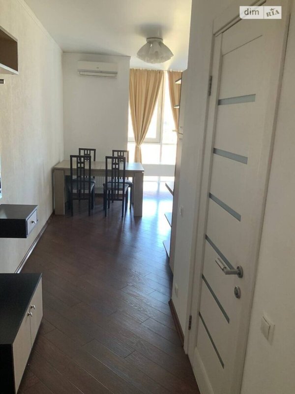 ЖК Звездный городок-2 квартира 45.1 м² у Парка Победы: 8 этаж, отдельная спальня и кухня-гостиная, балкон, светлый современный ремонт, мебель и техника — ликвидный лот у моря. — фото 11