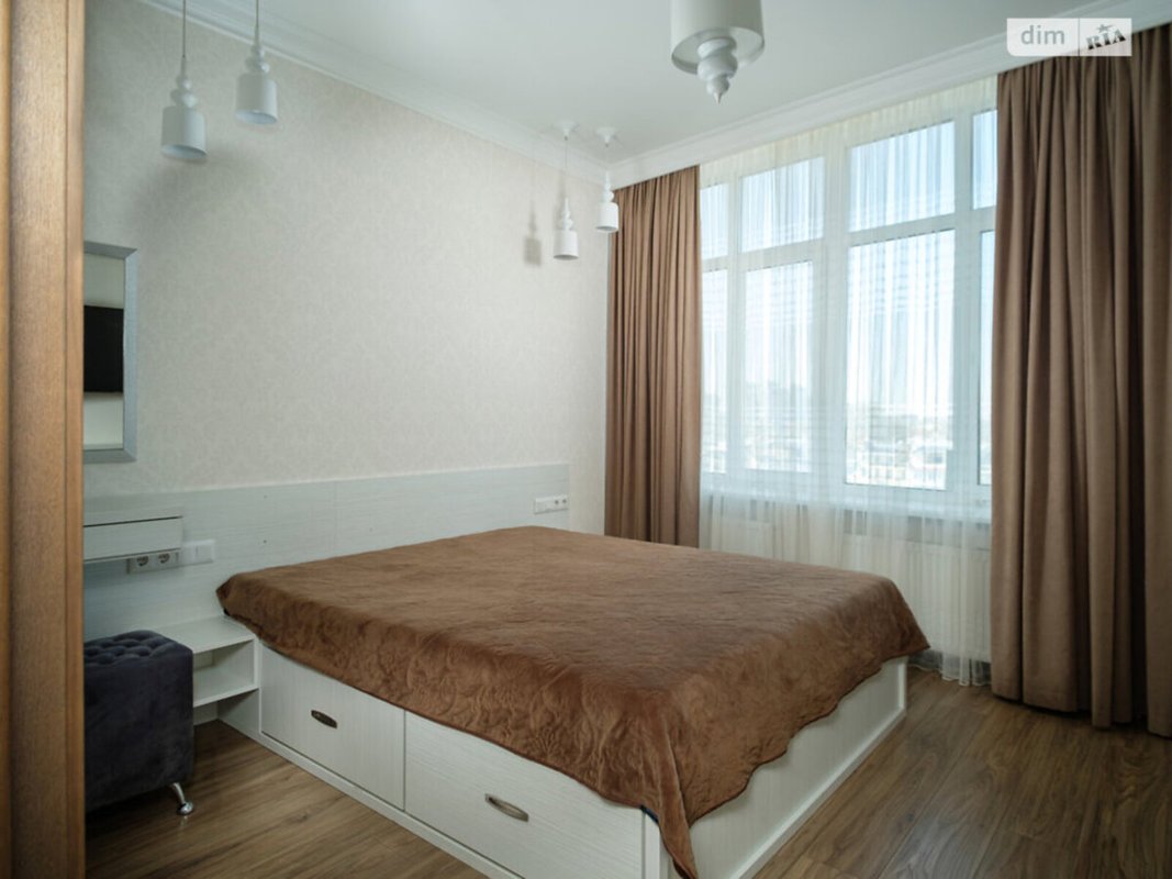 ЖК Париж 3-комнатная 86.2 м² Французский бульвар: 8 этаж, вид на бульвар, прачечная 7.5 м², электрокотел, теплые полы, окна Rehau, сантехника Ravak — ремонт 2018 года. — фото 3