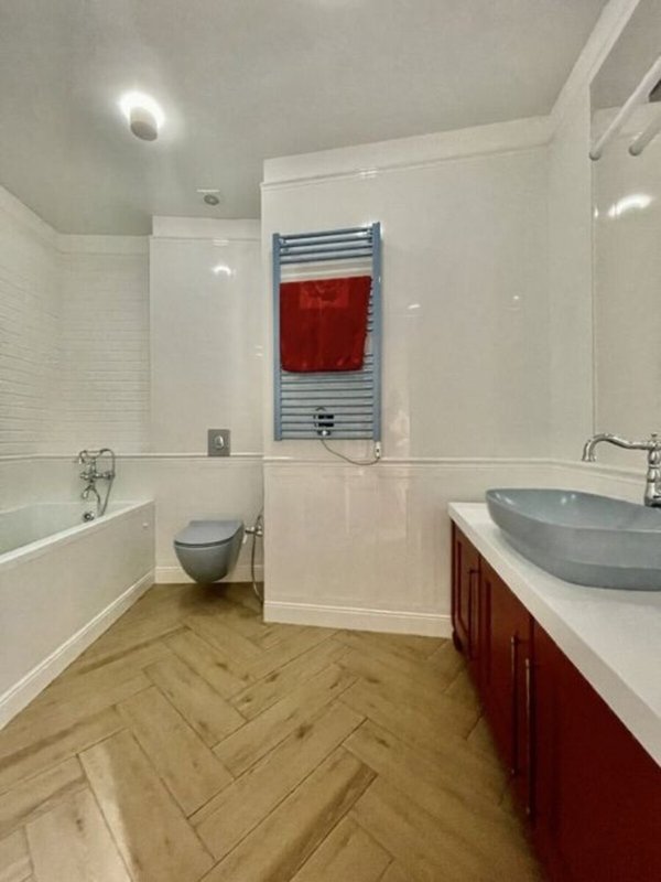 ЖК Париж элитная 3-комнатная 140 м²: 5 этаж, прямой вид на море, авторский проект, кухня-студия и 2 спальни, 2 гардеробные, семейный паркинг на 2 авто — премиум-локация. — фото 7