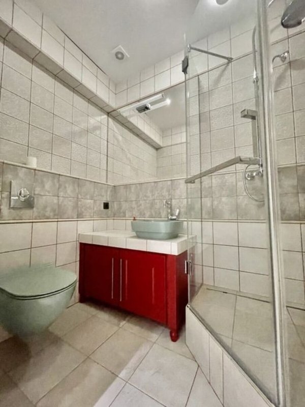 ЖК Париж элитная 3-комнатная 140 м²: 5 этаж, прямой вид на море, авторский проект, кухня-студия и 2 спальни, 2 гардеробные, семейный паркинг на 2 авто — премиум-локация. — фото 11