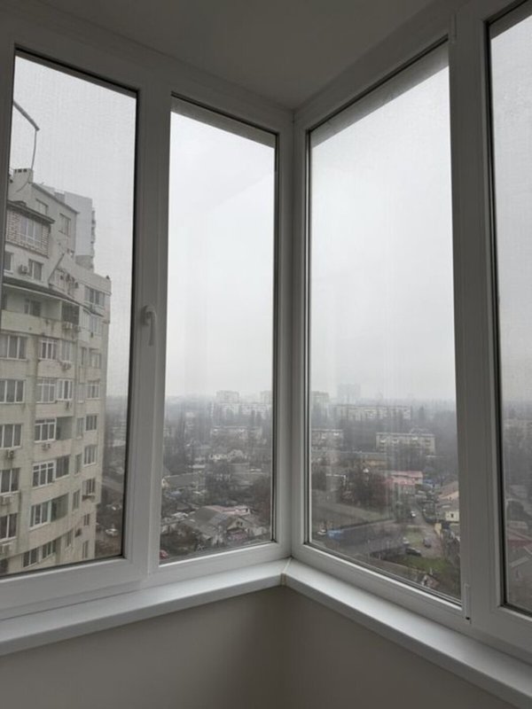 Люстдорфская дорога Таирова, ЖК «Одиссей», 2-комнатная квартира с мебелью и техникой, 13 этаж, два застекленных балкона — фото 6