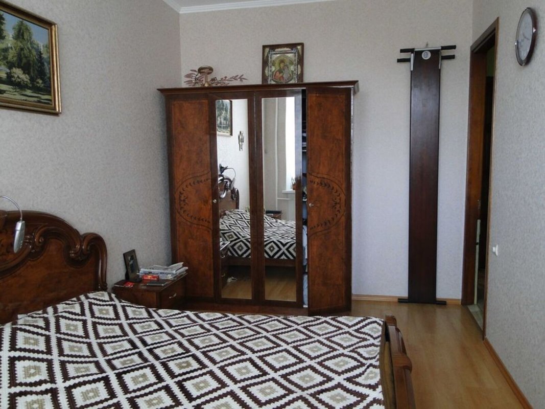 Киевский район ул. Тополина 4-комнатная двухуровневая квартира 115 м²: 10-11 этажи, южная сторона, 2 санузла, кладовая, мебель и техника — быстрый заезд. — фото 22