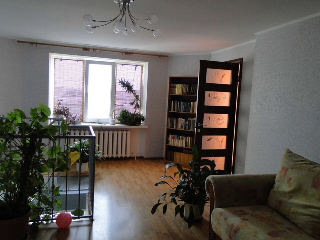 Киевский район ул. Тополина 4-комнатная двухуровневая квартира 115 м²: 10-11 этажи, южная сторона, 2 санузла, кладовая, мебель и техника — быстрый заезд. — фото 10