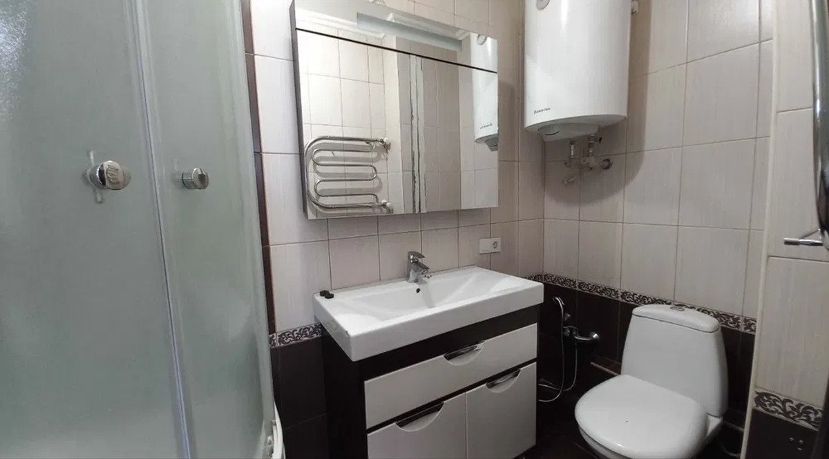 Слободка ул. Сергея Ядова просторная квартира 50 м²: большая кухня, раздельный санузел, гардеробная, фильтрация воды, шторы блэкаут — готова к жизни. — фото 6