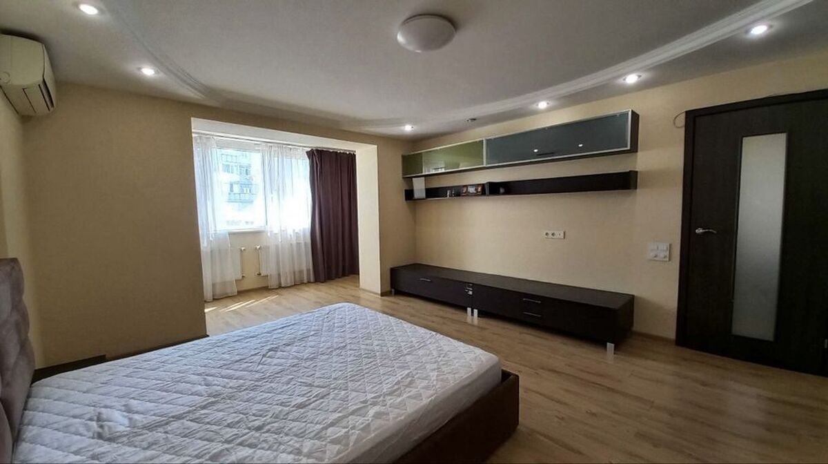 Слободка ул. Сергея Ядова просторная квартира 50 м²: большая кухня, раздельный санузел, гардеробная, фильтрация воды, шторы блэкаут — готова к жизни. — фото 5