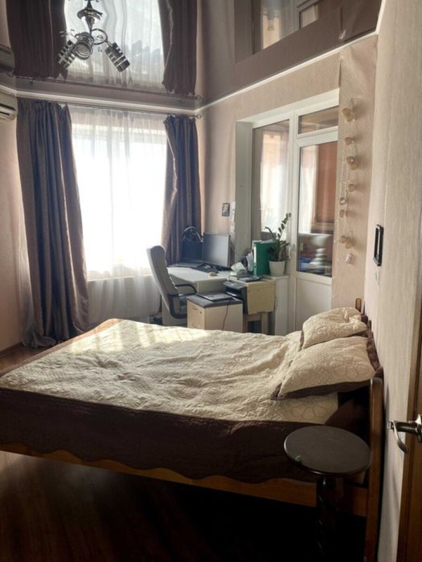 ЖМ Радужный Таирова квартира 38 м² с ремонтом: 2 этаж, большая гардеробная, балкон, полная комплектация мебелью и техникой — готова к заселению. — фото 4