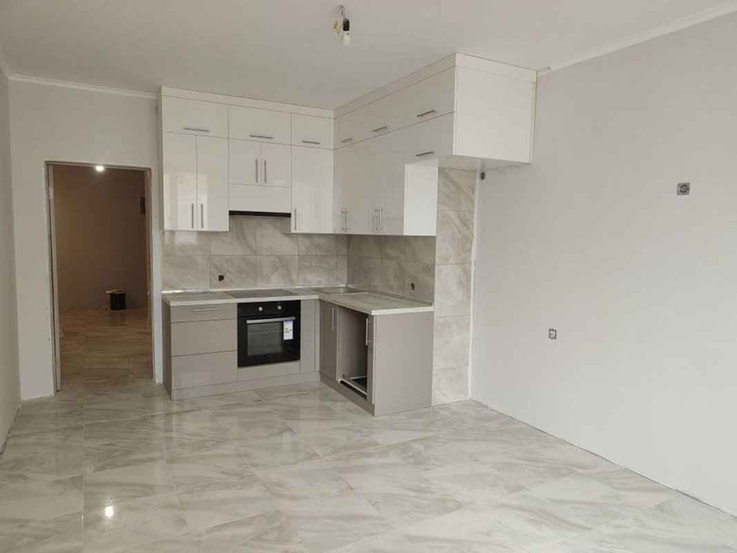 ул. Генерала Цветаева - ЖК Одесский дворик - Просторная квартира 83 м² с авторской планировкой: раздельный санузел и высокие потолки — фото 2