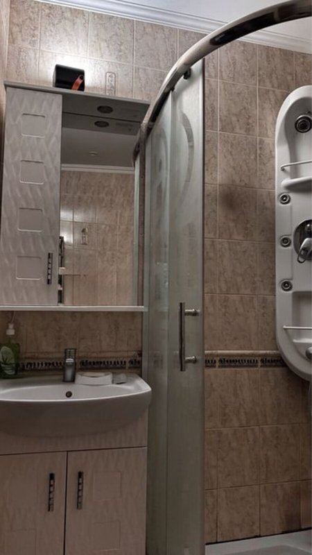 Адмиральский проспект Раздельная 2-комнатная квартира 42.6 м² с евроремонтом: полная комплектация мебелью и техникой 1-й этаж и кирпичный дом — фото 9