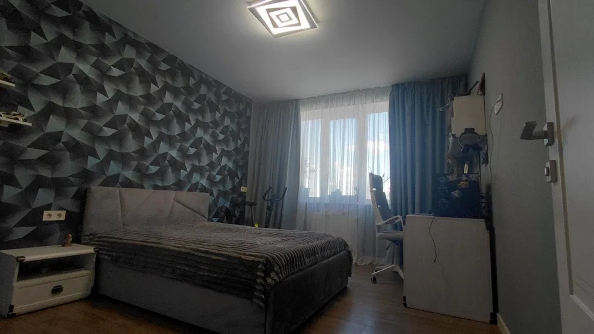 ЖК Скай Сити 3-комнатная кухня-гостиная — фото 19