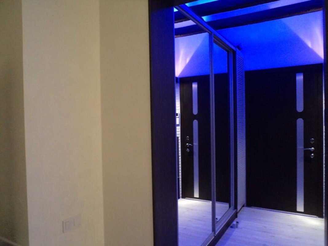 Оперный театр Ришельевская 88 м² потолки 3,5 м 3-комнатная 88 м² капитальный ремонт — фото 12