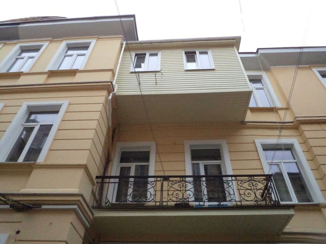 Оперный театр Ришельевская 88 м² потолки 3,5 м 3-комнатная 88 м² капитальный ремонт — фото 2