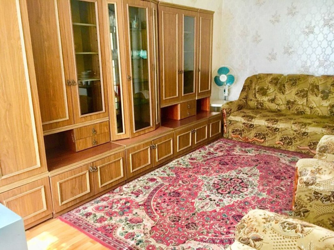 Генерала Петрова / Якира, 1 этаж, фасад, возможность под коммерцию — фото 1