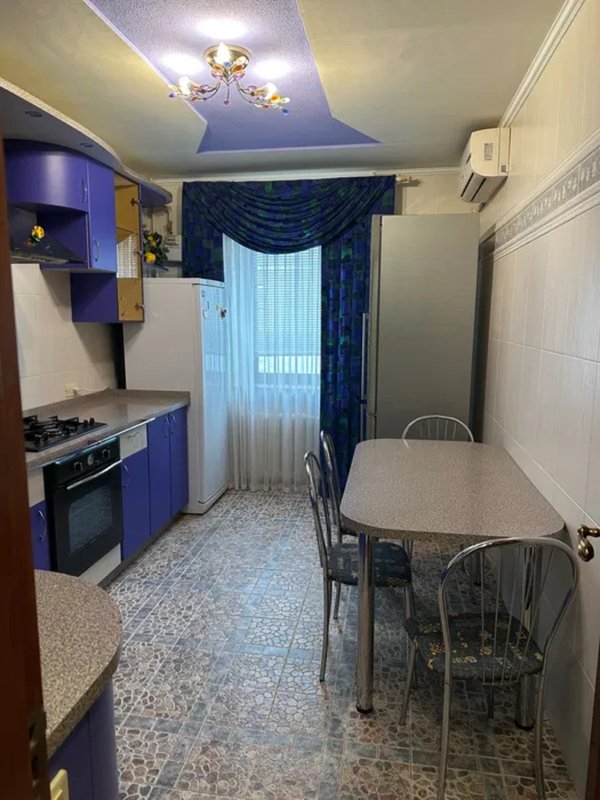 Академика Королёва, 3 комнаты, Кирпичный дом, газ, 77 м², мебель и техника остаются — фото 2