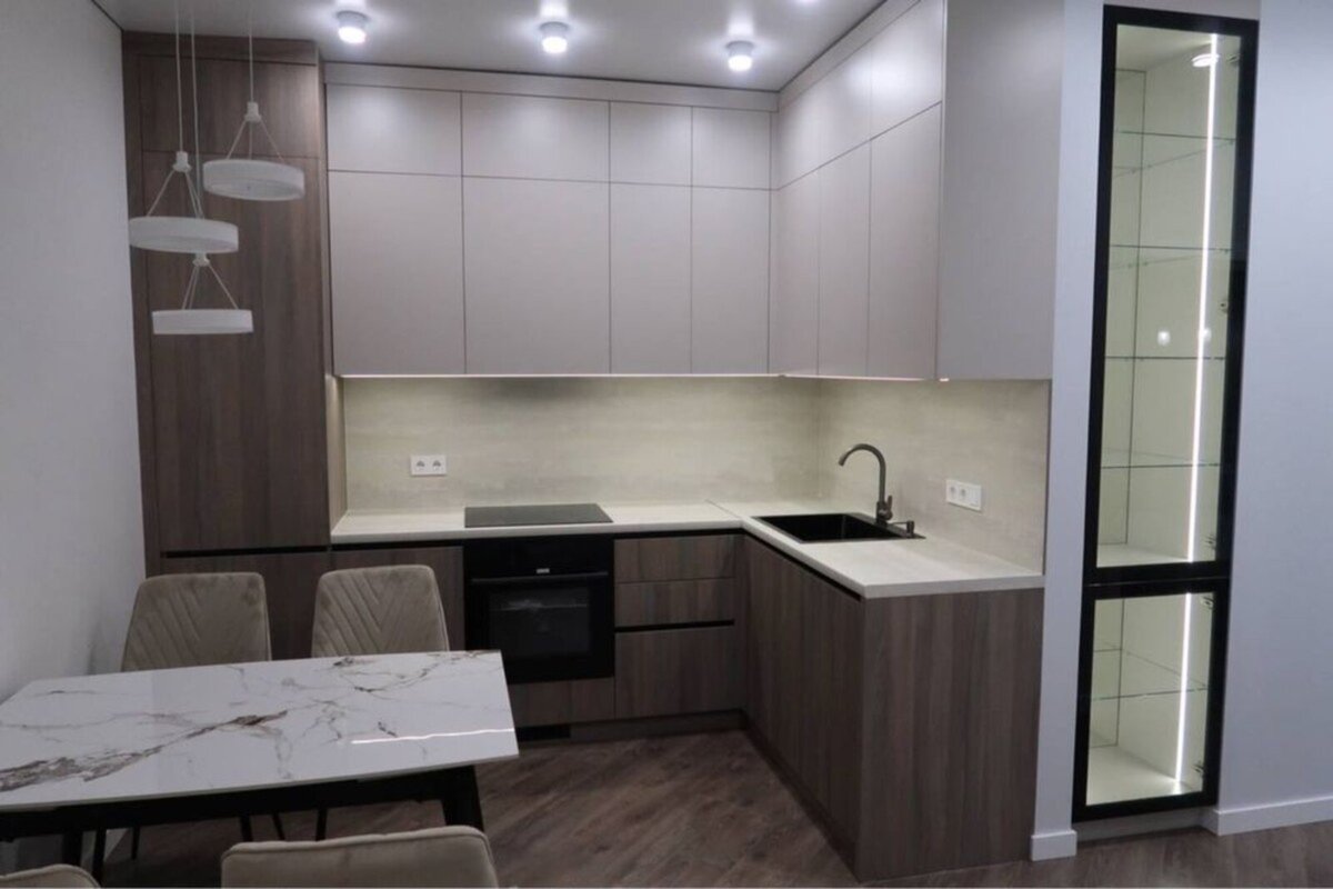 Одесса KКАдор сити на Краснова, Жемчужина 1к 41 м² кухня-студия и спальня — фото 1