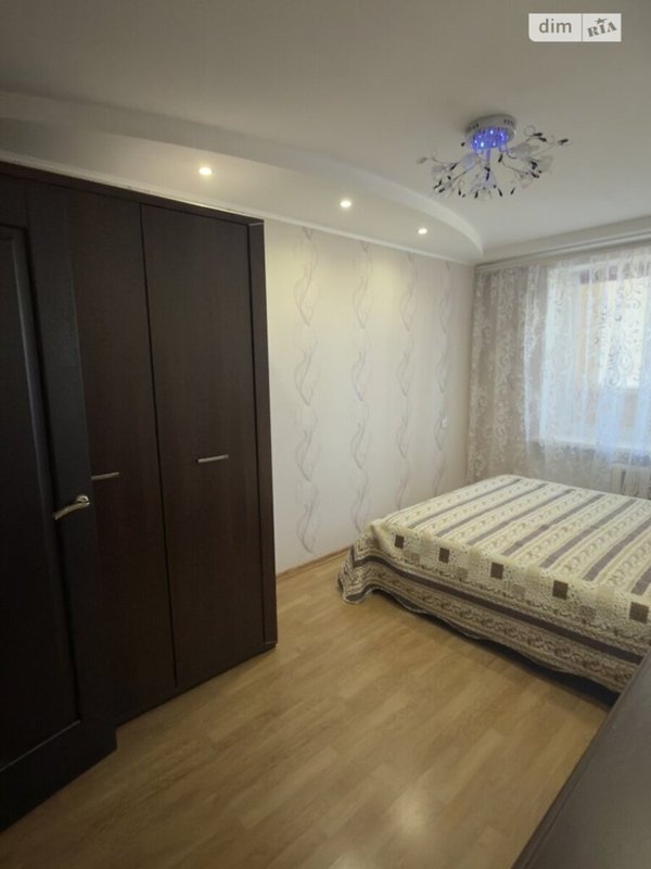 Проспект Небесной Сотни — 3-комнатная 65,8 м² с гардеробной и кладовой, большая лоджия — фото 11
