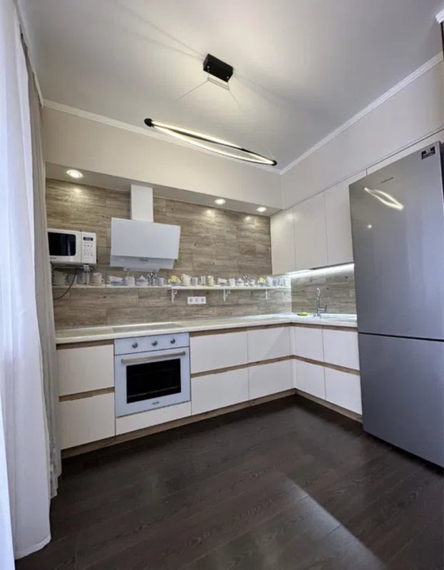 ул. Люстдорфская дор. ЖК «Альтаир-2» - -комнатная 61 м², кухня-студия, евроремонт, мебель и техника — фото 2