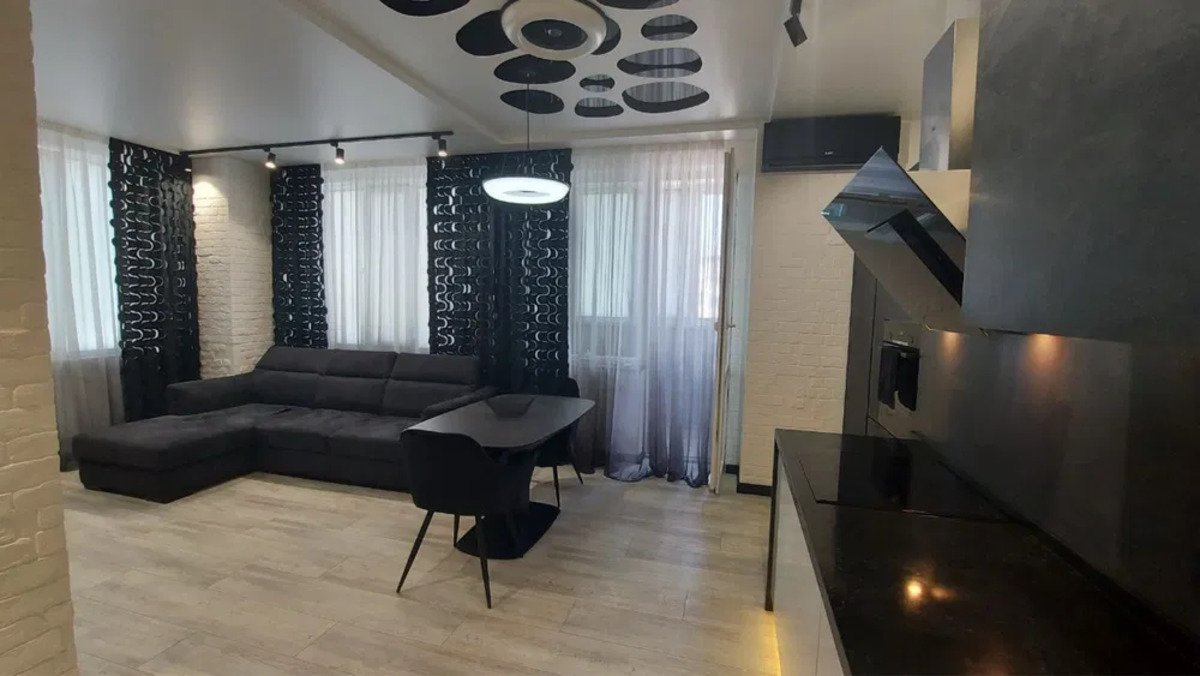 4 ст. Люстдорфской дор. ЖК «Одиссей» — 2+1, 100 м², современный ремонт, всё остаётся — фото 1