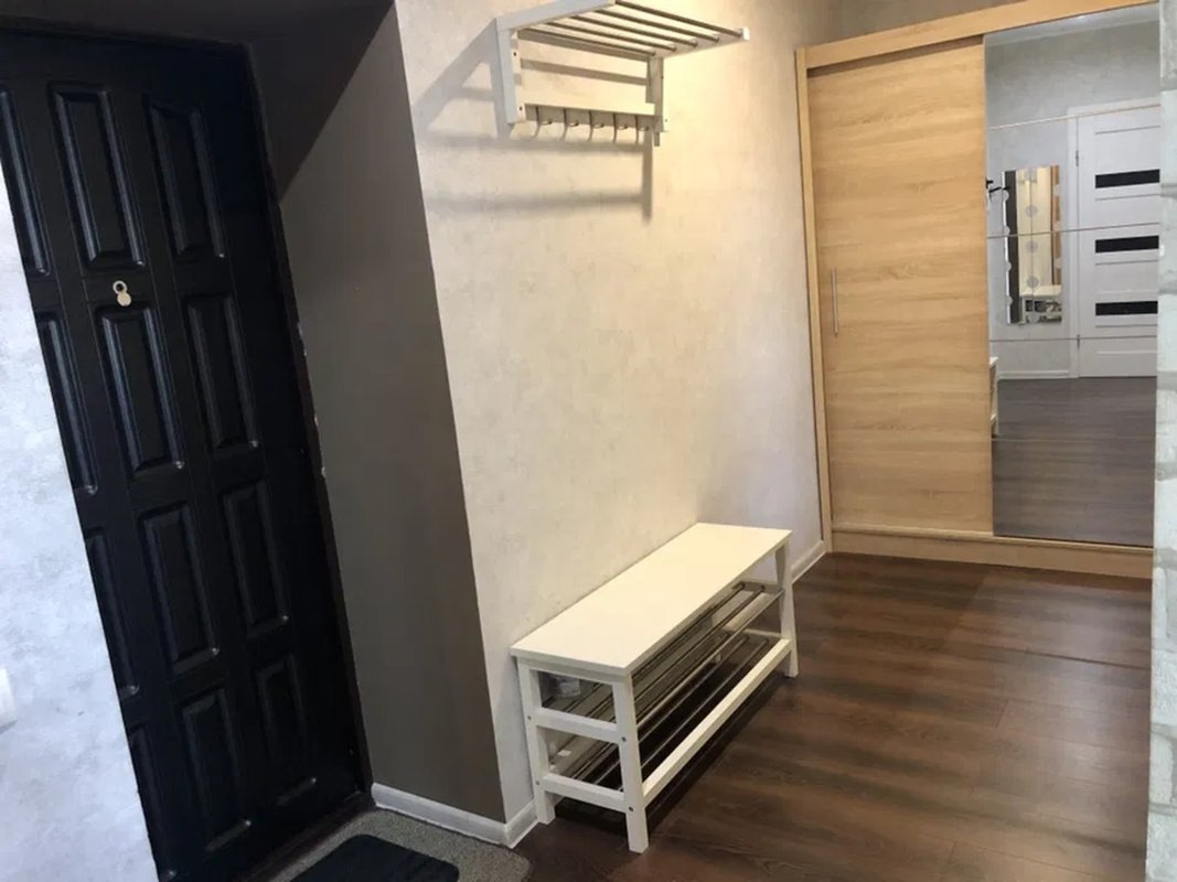 54 м², кухня-гостиная + спальня — ул. Старицкого, кирпичный дом — фото 16