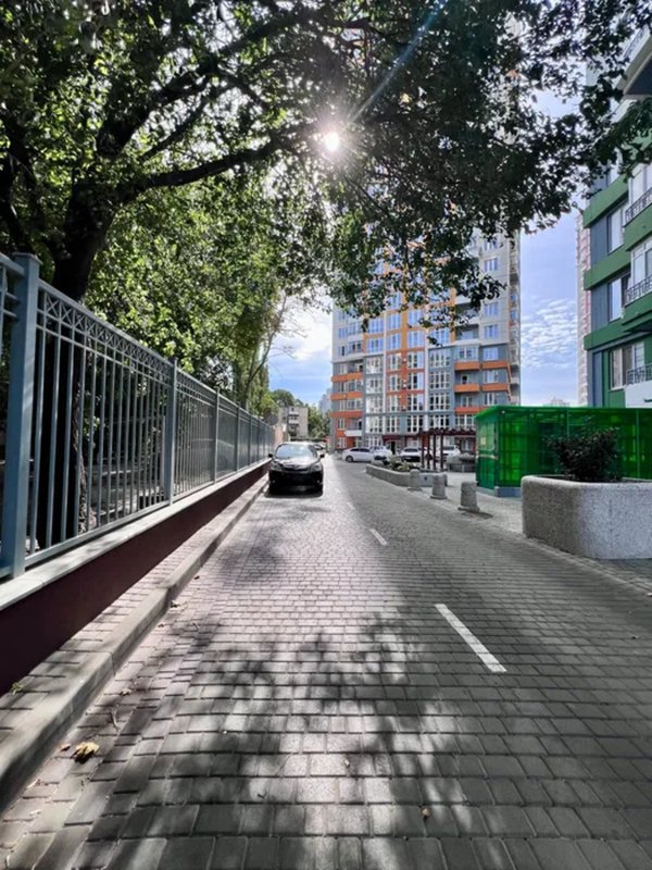 просп. Гагарина — ЖК «4 Сезона», 3К 100 м² + кладовка, вид на центр — фото 3