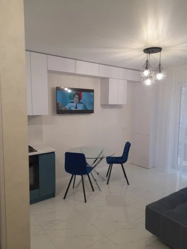 1-комнатная с новым ремонтом — «Via Roma», 2 балкона, газовое отопление АОГВ — фото 1