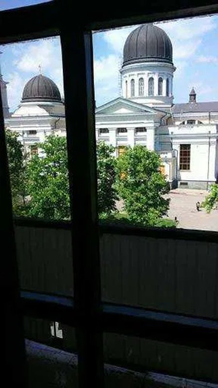 Соборная площадь, исторический дом, двухуровневая квартира — вид на собор и парк — фото 3