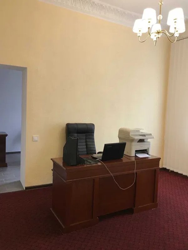 Прохоровская Сталинка, фасадный вход, свежий евроремонт Офис для нотариуса/юристов — фото 3