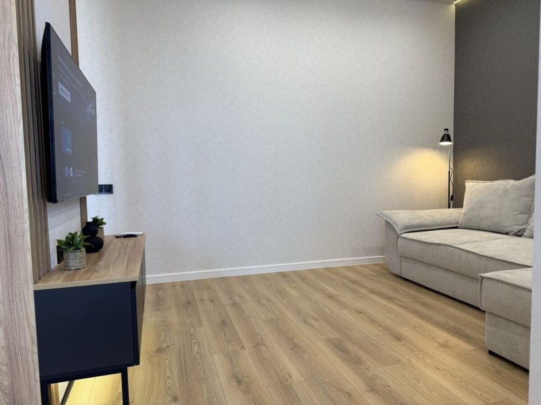 Продаж квартири 2-кімн., 53 м², Київський — фото 2