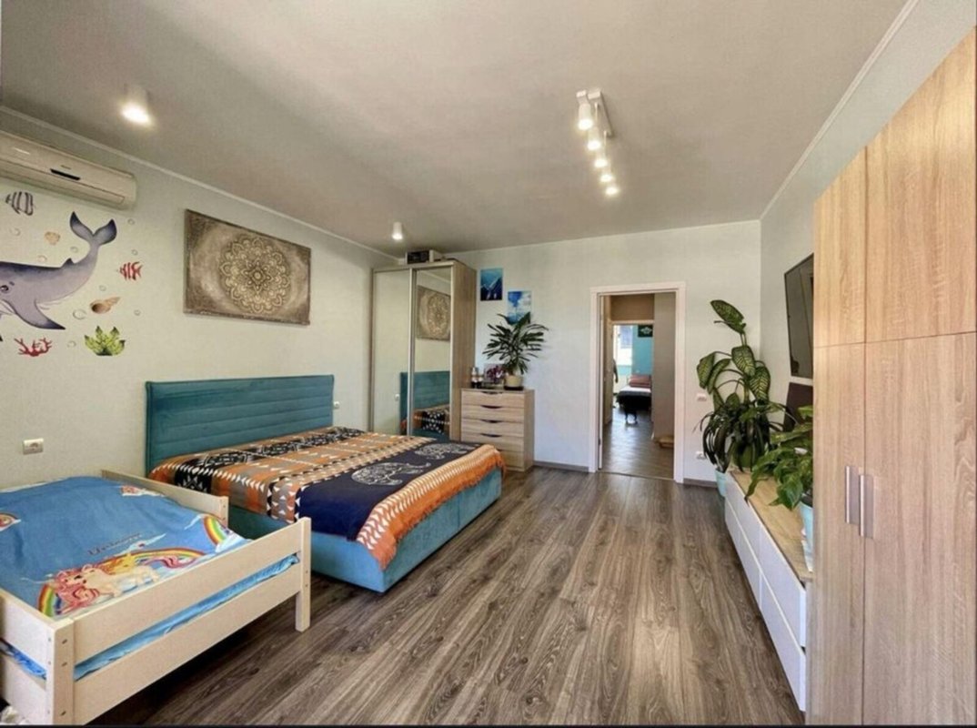 Продаж квартири 2-кімн., 81 м², Хаджибейський — фото 1