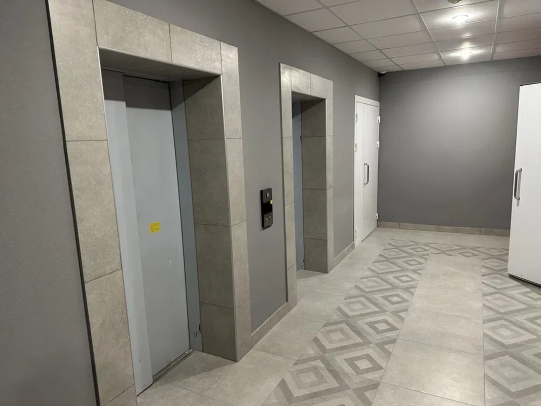 ЖК «4 Сезоны», красный корпус — 2-к 70 м², 2 этаж, готово под ремонт — фото 8