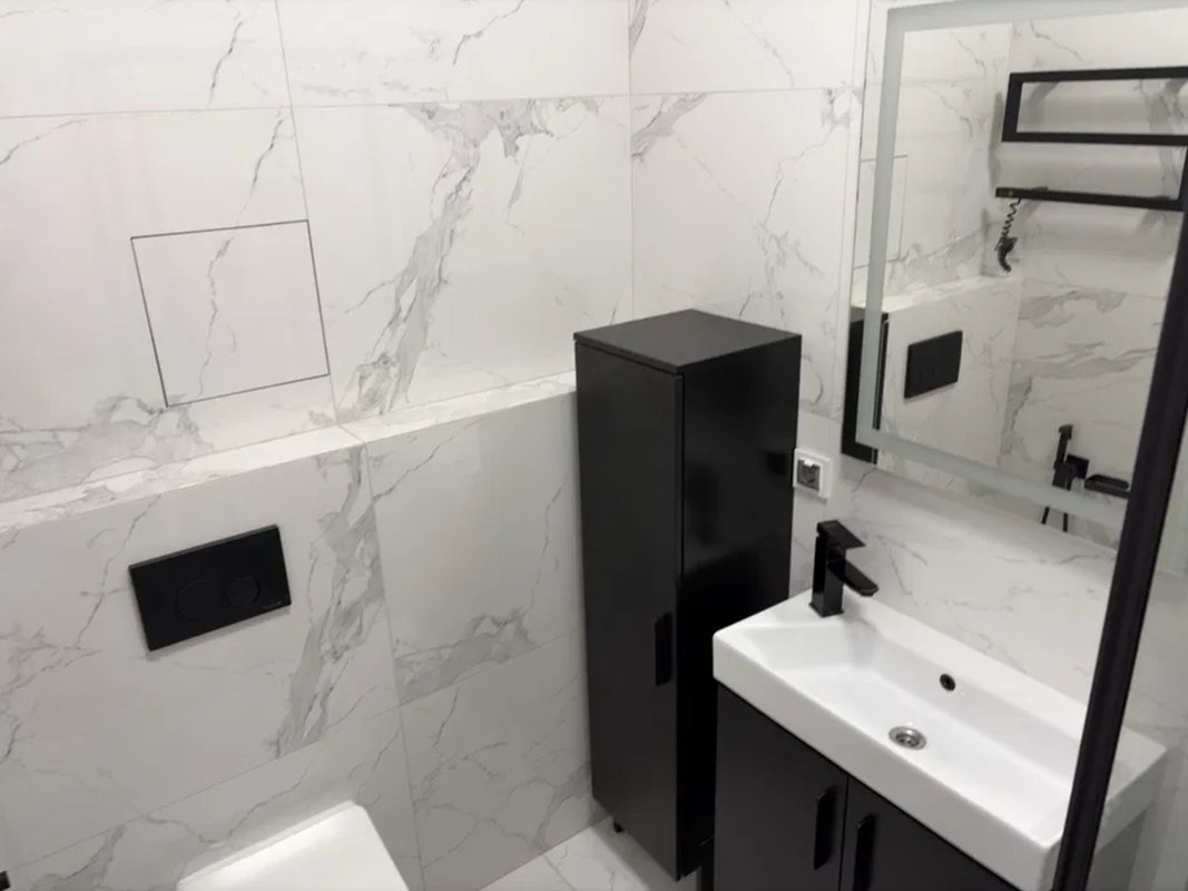 Филатова, ЖК «Manhattan» — 41,5 м², евроремонт, мебель и техника — фото 20