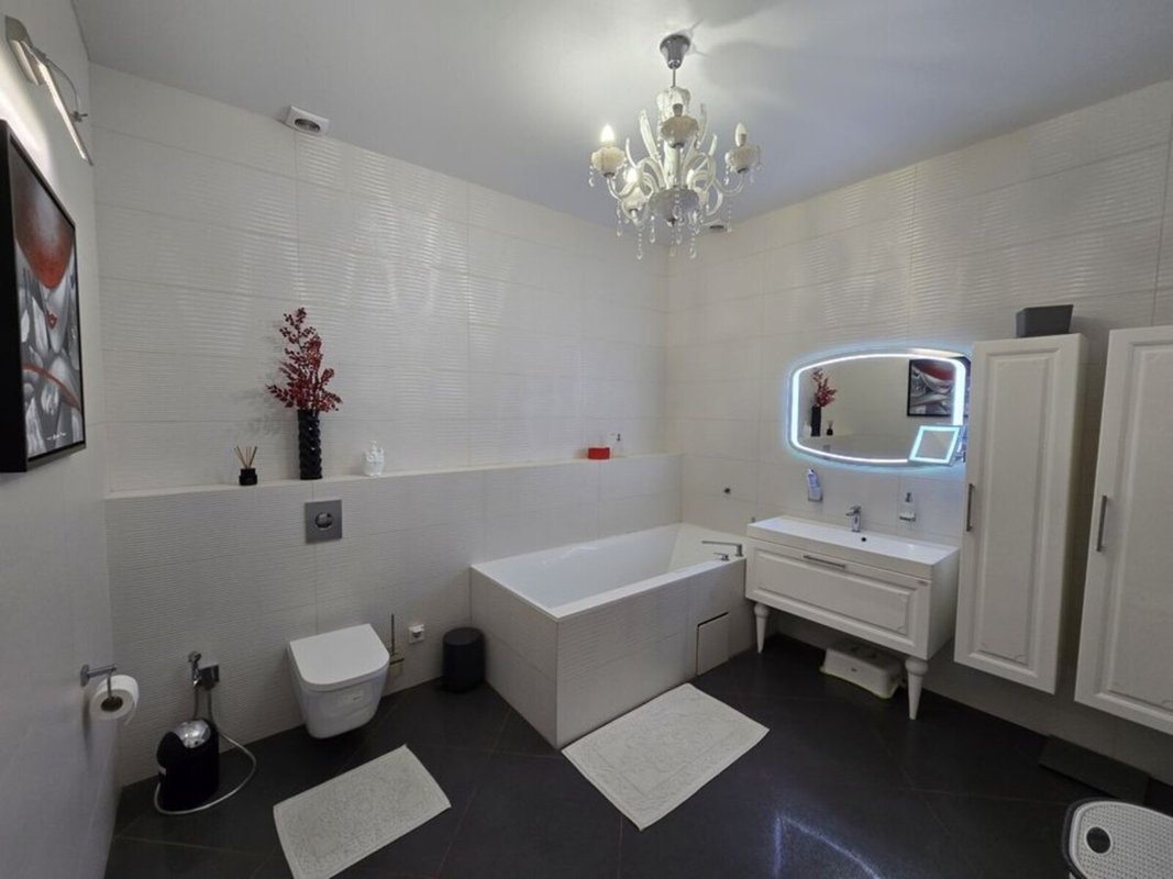 Дом из ракушняка 300 м² у моря: участок 10 соток, потолки 4 м, стены 75 см, крытый бассейн с подогревом, сауна, гараж на 2 авто, подвал 300 м², генератор — авторский люкс. — фото 16