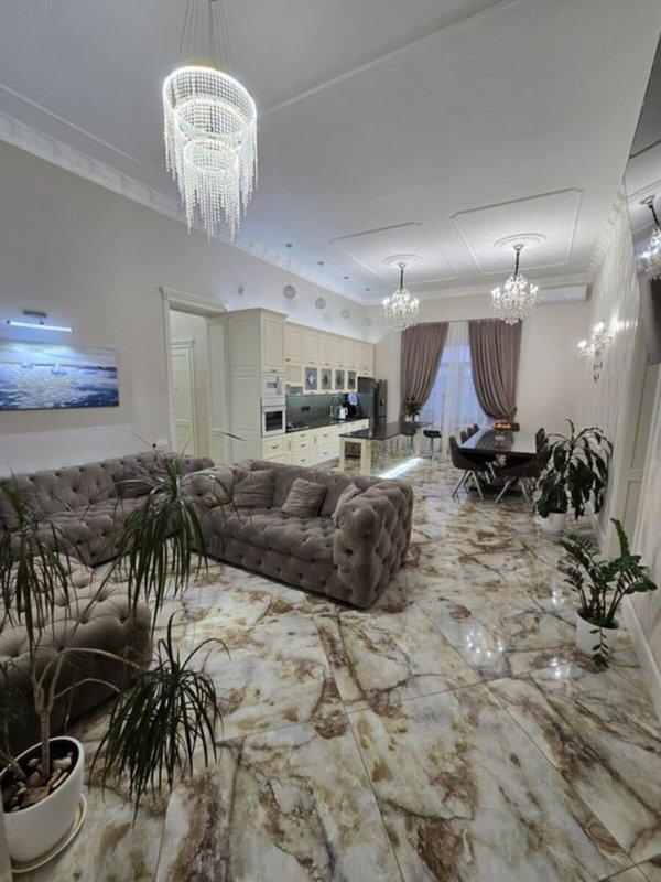 Дом из ракушняка 300 м² у моря: участок 10 соток, потолки 4 м, стены 75 см, крытый бассейн с подогревом, сауна, гараж на 2 авто, подвал 300 м², генератор — авторский люкс. — фото 1
