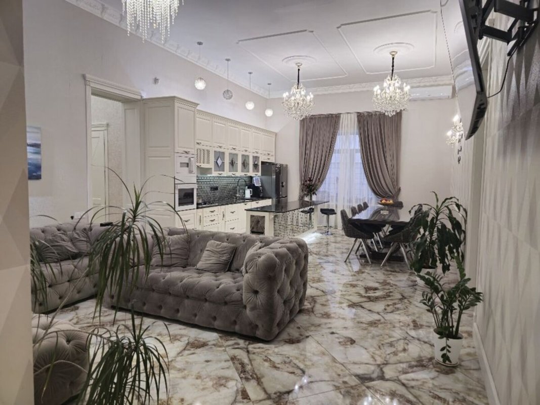 Дом из ракушняка 300 м² у моря: участок 10 соток, потолки 4 м, стены 75 см, крытый бассейн с подогревом, сауна, гараж на 2 авто, подвал 300 м², генератор — авторский люкс. — фото 2