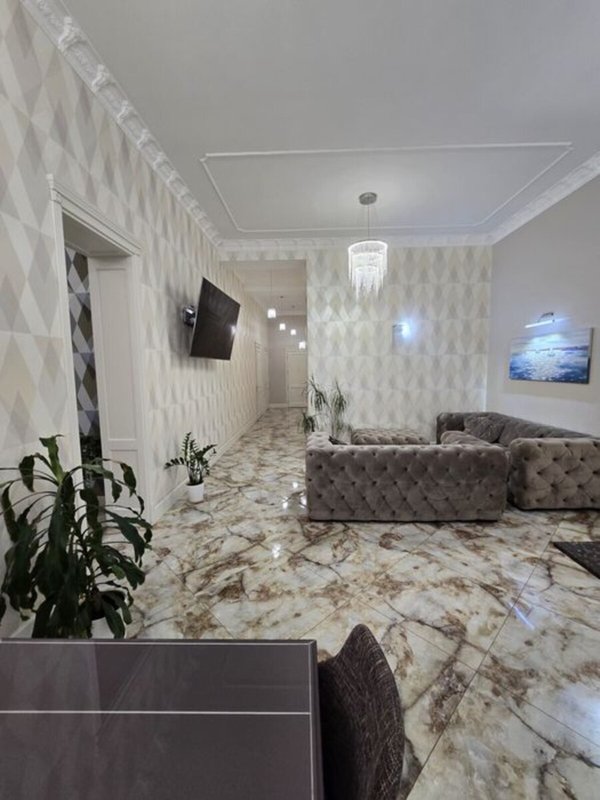 Дом из ракушняка 300 м² у моря: участок 10 соток, потолки 4 м, стены 75 см, крытый бассейн с подогревом, сауна, гараж на 2 авто, подвал 300 м², генератор — авторский люкс. — фото 5