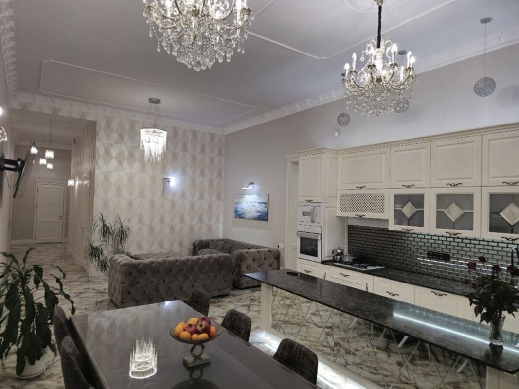 Дом из ракушняка 300 м² у моря: участок 10 соток, потолки 4 м, стены 75 см, крытый бассейн с подогревом, сауна, гараж на 2 авто, подвал 300 м², генератор — авторский люкс. — фото 6