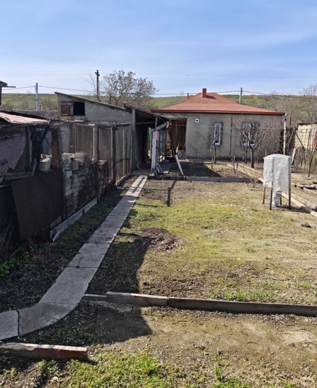 Дом у Куяльника 90 м² на участке 6 соток: ул. Лиманная, 4 комнаты, гостевой домик с газом, подвал, приватизированная земля (госакт) — 15 минут до лимана. — фото 3
